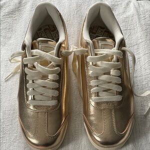 PUMA Roma Women's Metallic Gold Sneakers (9)